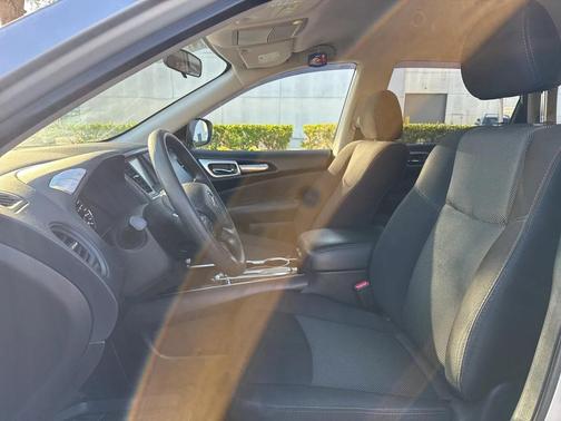 2020 Nissan Pathfinder S 2WD