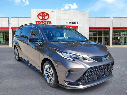 2021 Toyota Sienna XSE 7 Passenger