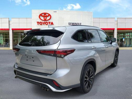 Celestial Silver Metallic 2025 Toyota Highlander XSE