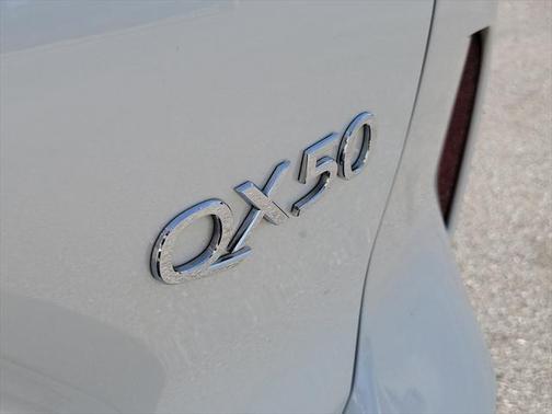2021 INFINITI QX50 LUXE