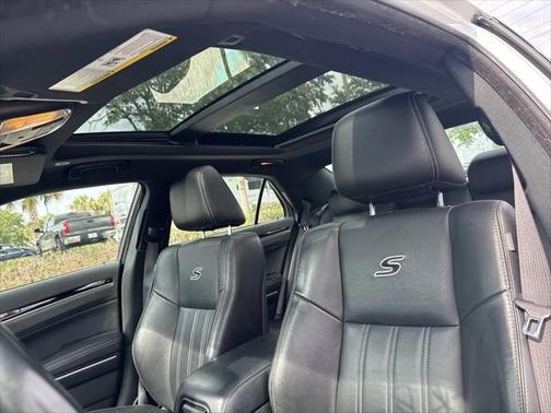 2022 Chrysler 300 S