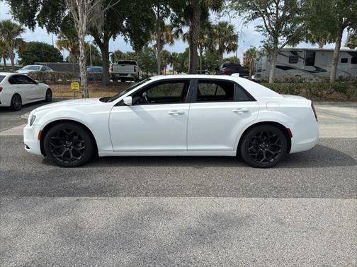 2022 Chrysler 300 S
