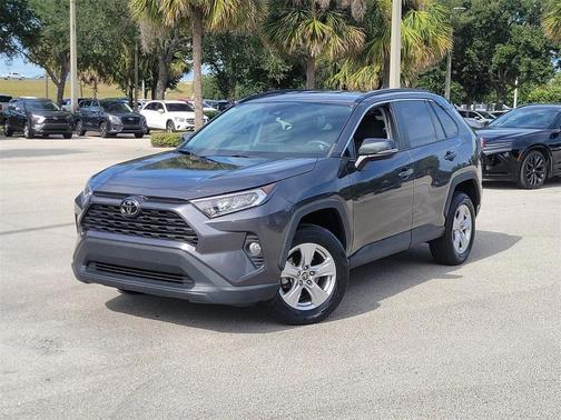 2021 Toyota RAV4 XLE