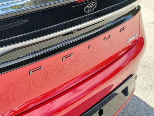 2025 Toyota Prius L