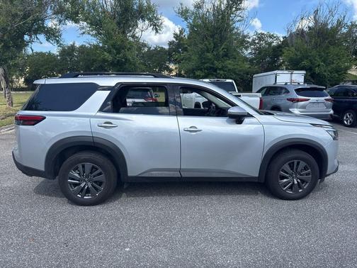Brilliant Silver Metallic 2025 Nissan Pathfinder SV FWD