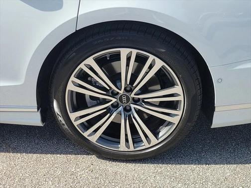 2023 Audi A8 L 55 TFSI quattro Tiptronic