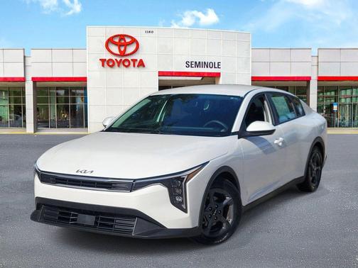 Snow White Pearl 2025 Kia K4 LXS