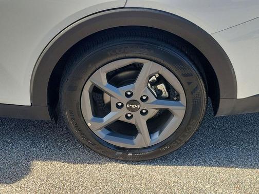 Snow White Pearl 2025 Kia K4 LXS