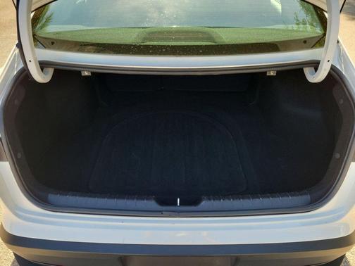Snow White Pearl 2025 Kia K4 LXS