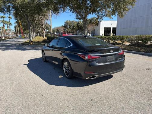 2024 Lexus ES 350 Ultra Luxury