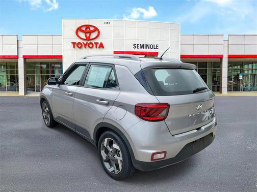 2024 Hyundai VENUE SEL