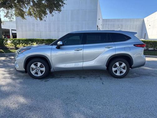 2021 Toyota Highlander L
