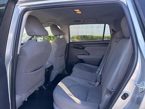 2021 Toyota Highlander L
