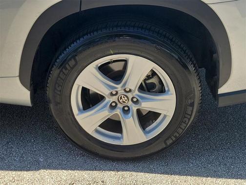 2021 Toyota Highlander L