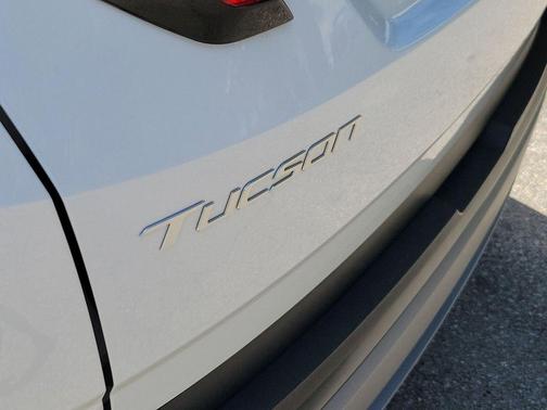 Serenity White Pearl 2025 Hyundai TUCSON SEL