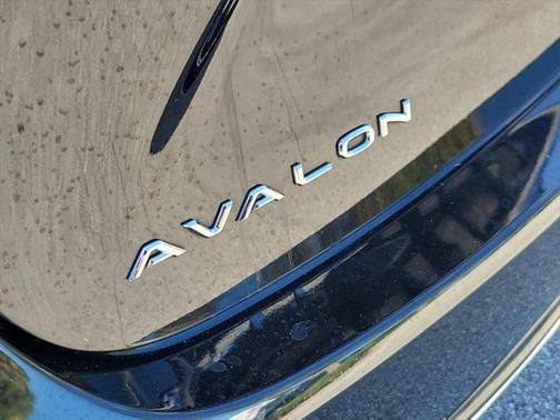 2018 Toyota Avalon XLE