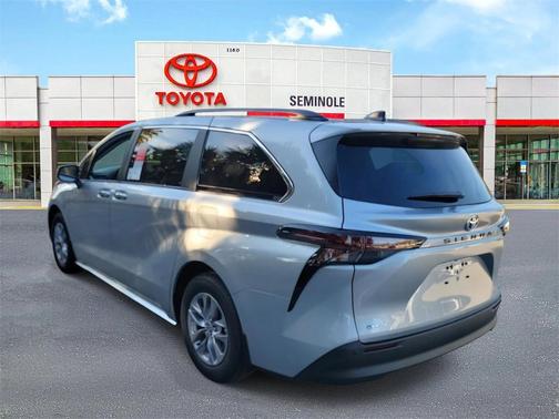 2025 Toyota Sienna XLE