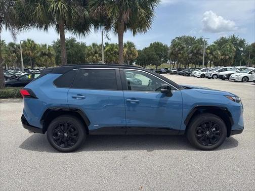 2025 Toyota RAV4 Hybrid SE