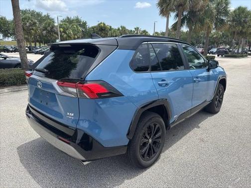 2025 Toyota RAV4 Hybrid SE