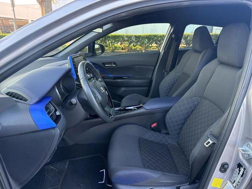 2020 Toyota C-HR XLE