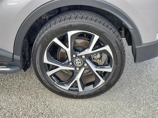 2020 Toyota C-HR XLE