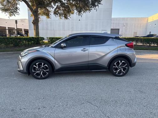 2020 Toyota C-HR XLE