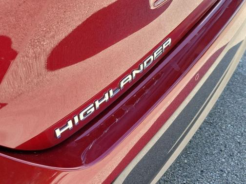 Ruby Flare Pearl 2023 Toyota Highlander Limited