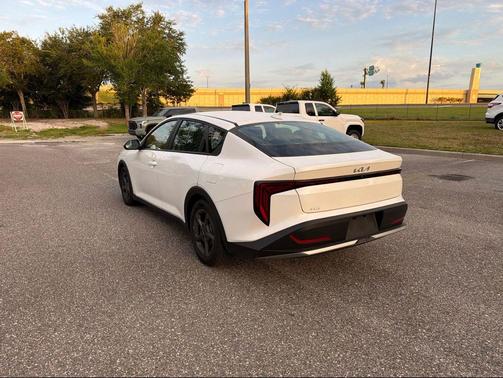 Snow White Pearl 2025 Kia K4 LXS