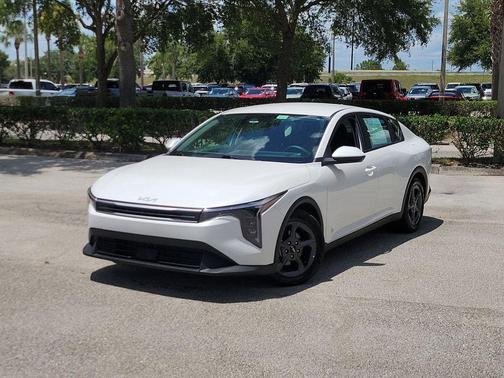 Snow White Pearl 2025 Kia K4 LXS
