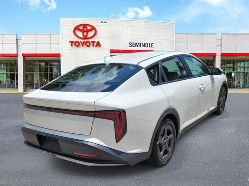 Snow White Pearl 2025 Kia K4 LXS