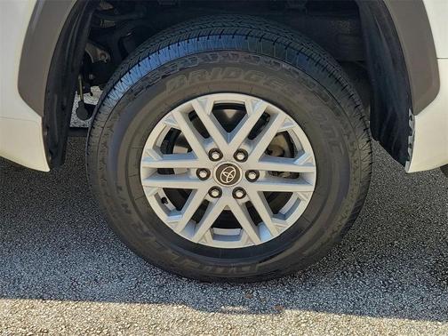 2022 Toyota Tundra SR5