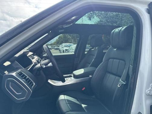 2020 Land Rover Range Rover Sport SE