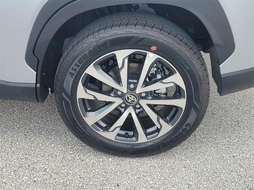 2025 Toyota Corolla Cross XLE
