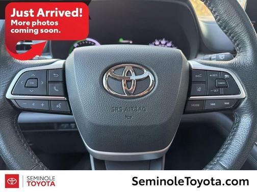 Sunset Bronze Mica 2021 Toyota Sienna XLE 8 Passenger