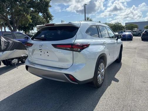 2024 Toyota Highlander Platinum
