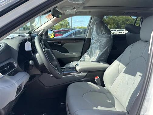 2024 Toyota Highlander Platinum