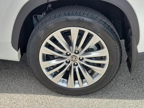 2024 Toyota Highlander Platinum