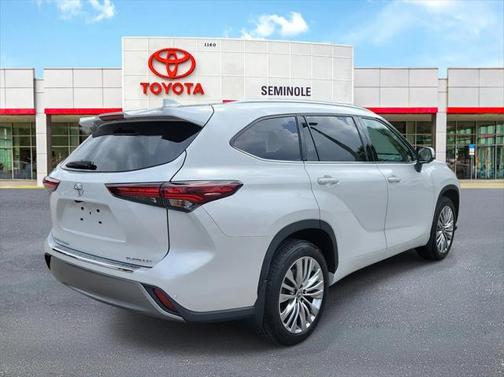 2024 Toyota Highlander Platinum