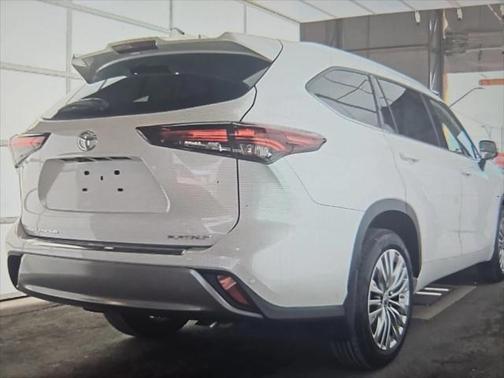 2024 Toyota Highlander Platinum