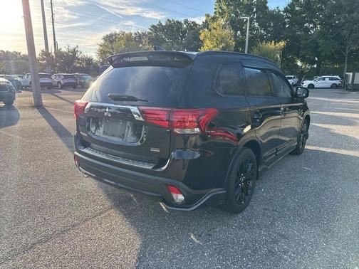 2018 Mitsubishi Outlander LE