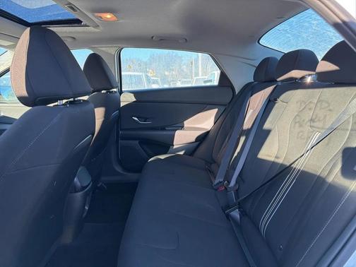 2025 Hyundai ELANTRA SEL