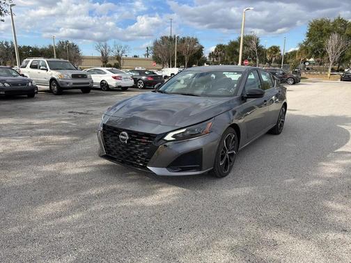 2025 Nissan Altima SR FWD