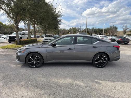 2025 Nissan Altima SR FWD