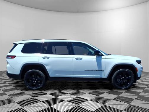 Bright White Clearcoat 2023 Jeep Grand Cherokee L Limited