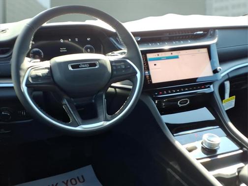 Metallic 2026 Jeep Grand Cherokee Laredo