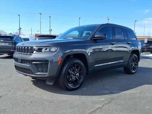 2026 Jeep Grand Cherokee Laredo