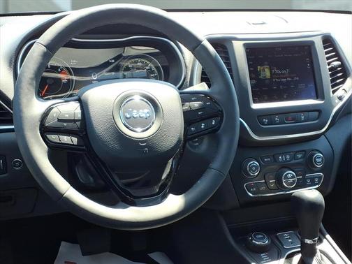 Bright White Clearcoat 2023 Jeep Cherokee Altitude Lux