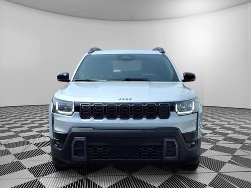 Silver Zynith Clearcoat 2026 Jeep Cherokee LAREDO/LIMITED