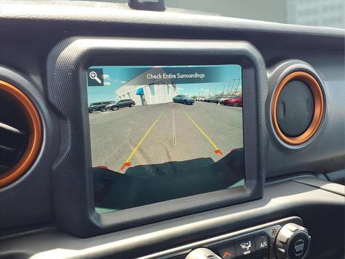 Bright White Clearcoat 2022 Jeep Gladiator Mojave