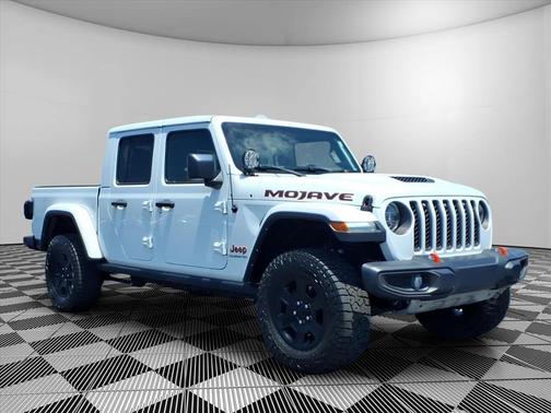 Bright White Clearcoat 2022 Jeep Gladiator Mojave